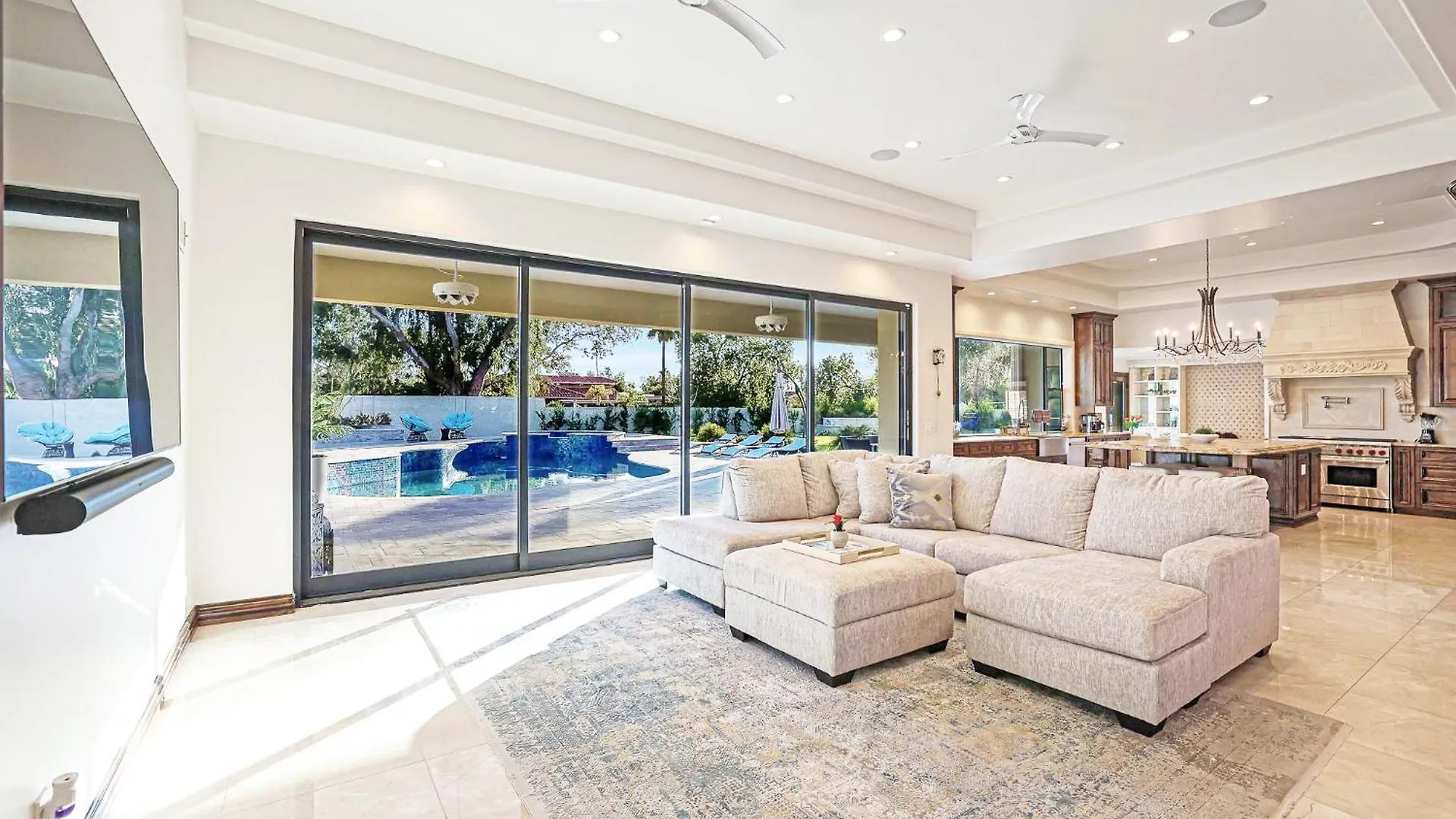 Semesterbostad Luxury Scottsdale Retreat, Heated Pool, Spa, Pickleball, Concierge Service