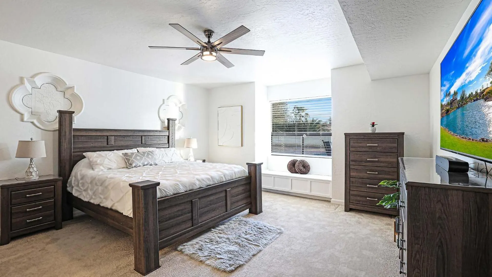Luxury Scottsdale Retreat, Heated Pool, Spa, Pickleball, Concierge Service Semesterbostad