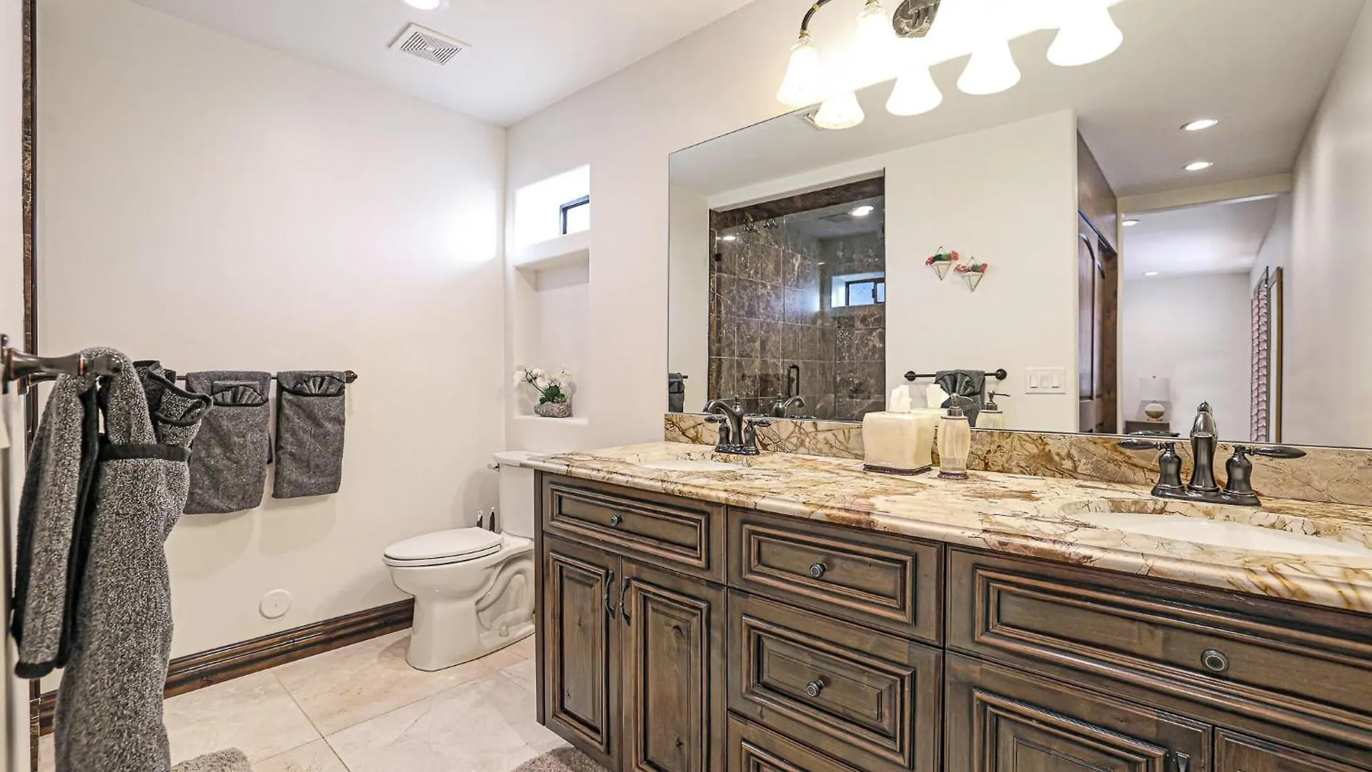 Luxury Scottsdale Retreat, Heated Pool, Spa, Pickleball, Concierge Service