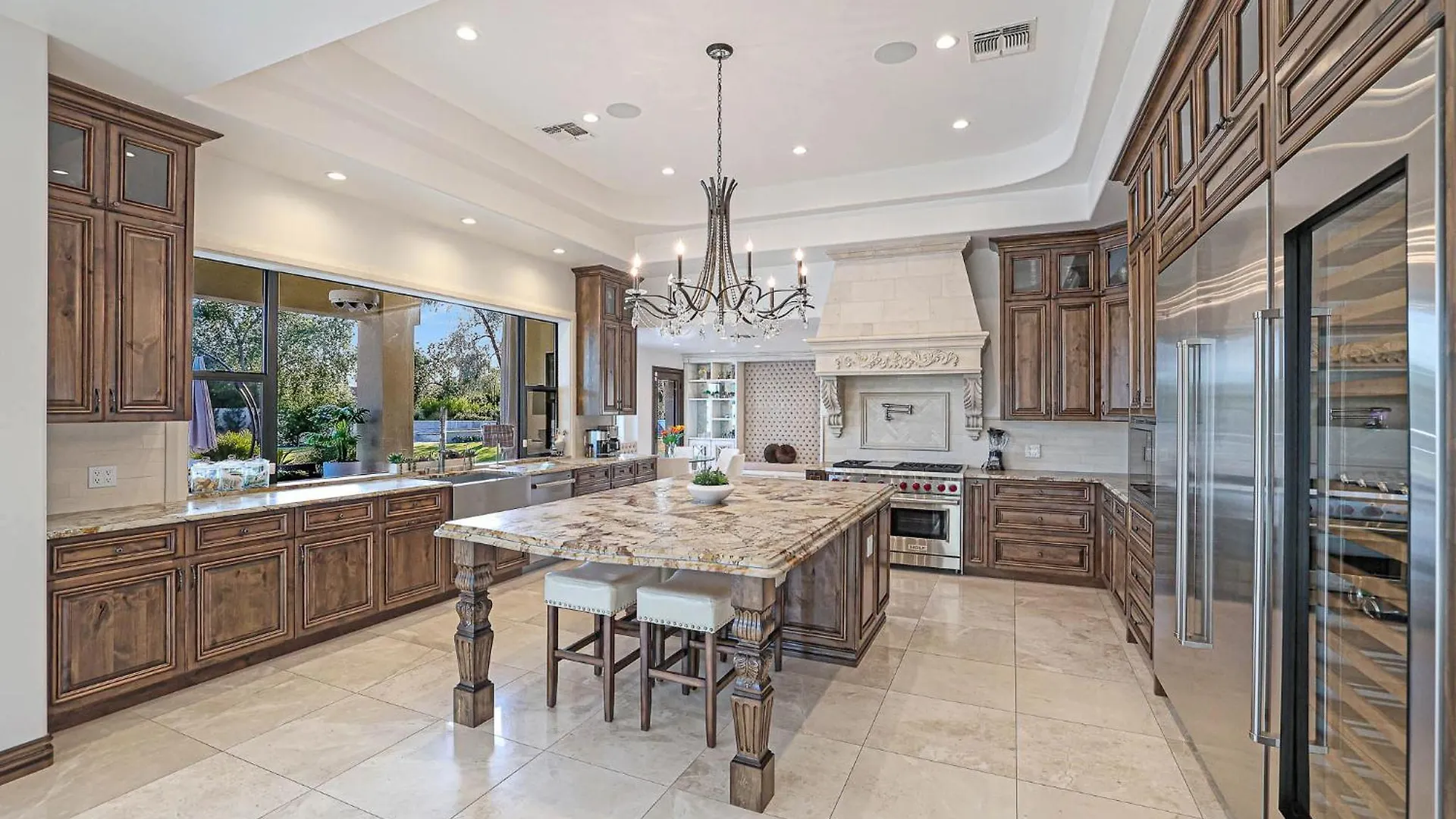 Semesterbostad Luxury Scottsdale Retreat, Heated Pool, Spa, Pickleball, Concierge Service USA