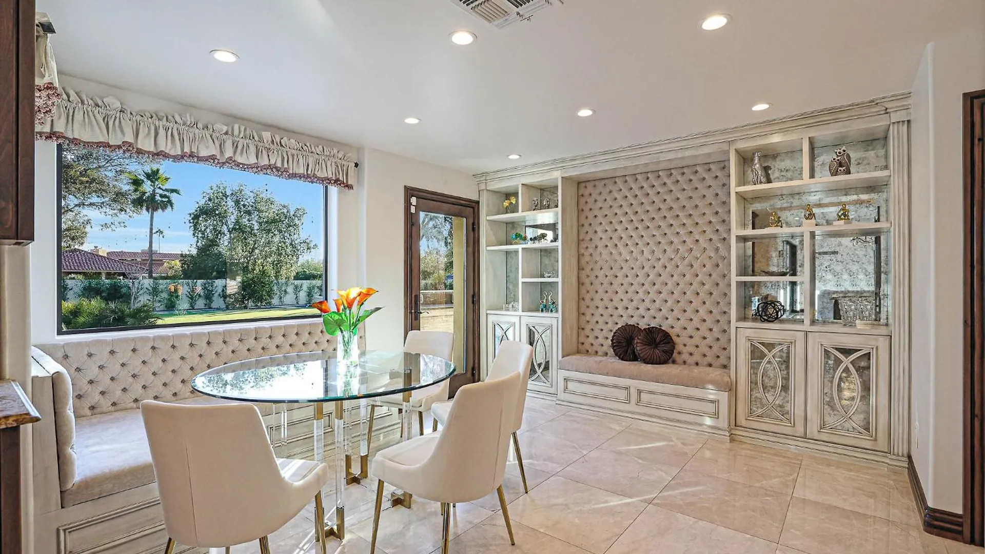 Semesterbostad Luxury Scottsdale Retreat, Heated Pool, Spa, Pickleball, Concierge Service USA