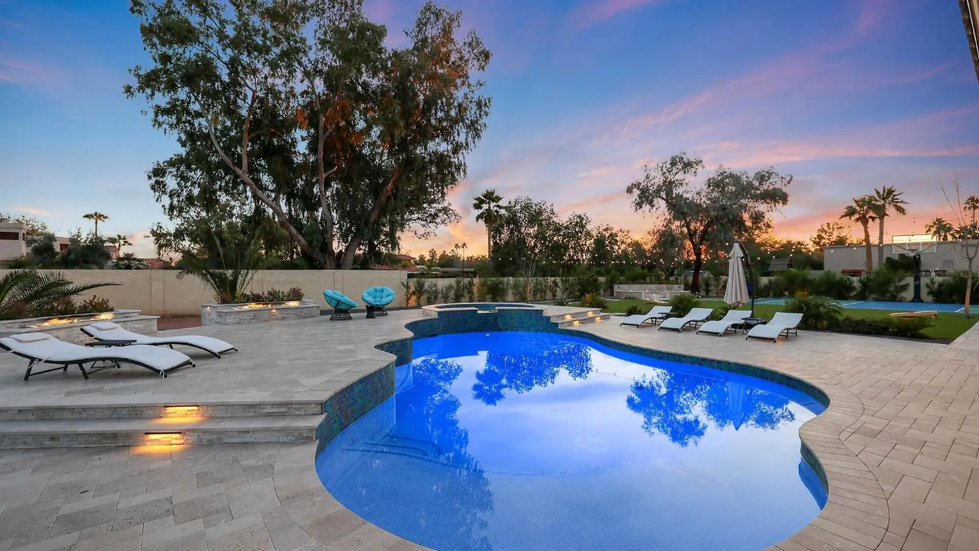Semesterbostad Luxury Scottsdale Retreat, Heated Pool, Spa, Pickleball, Concierge Service