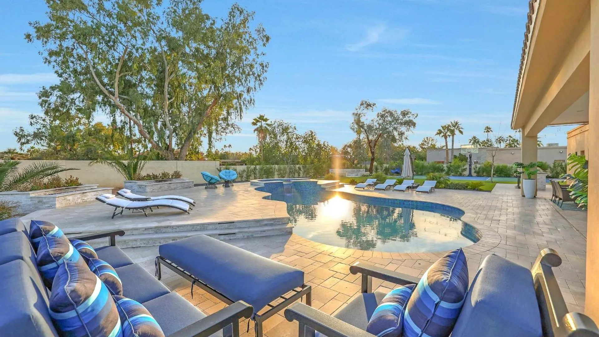 Luxury Scottsdale Retreat, Heated Pool, Spa, Pickleball, Concierge Service